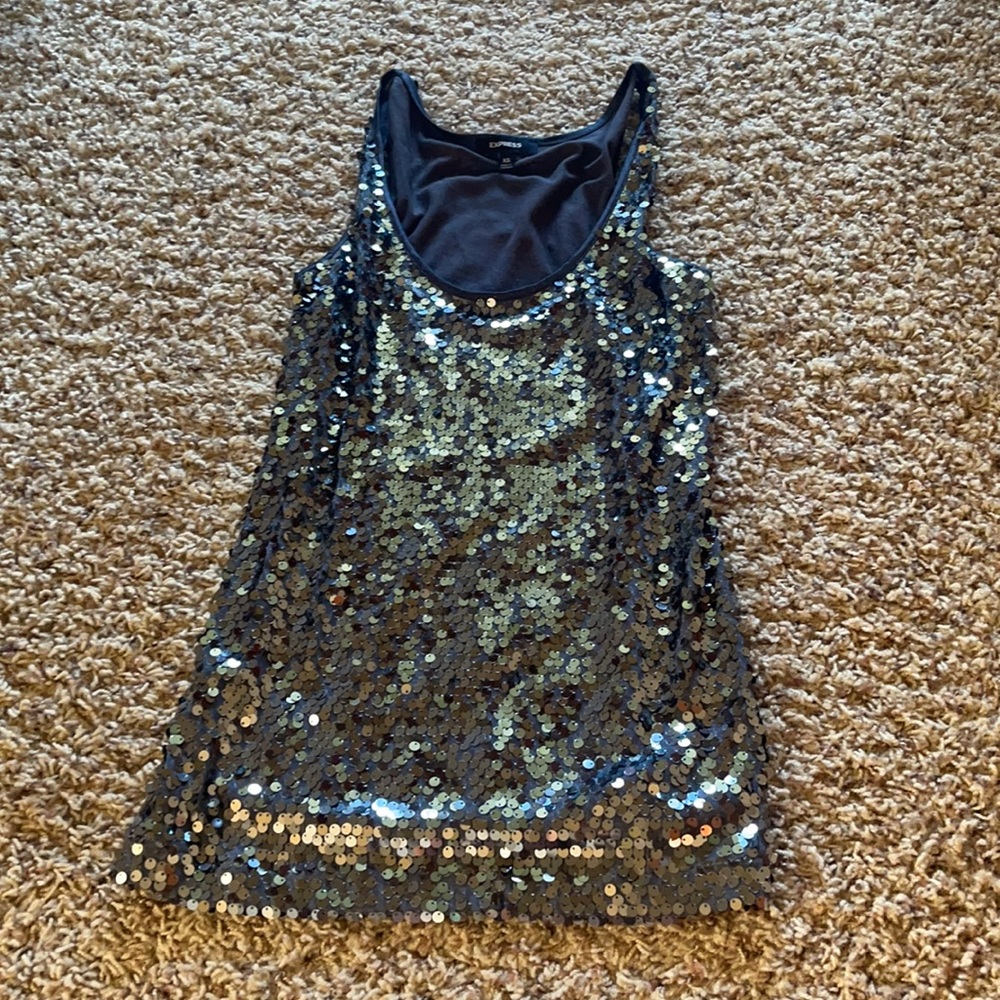 Sequin tank